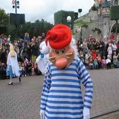 eurodisney-22-standard-wt4s6s.jpg