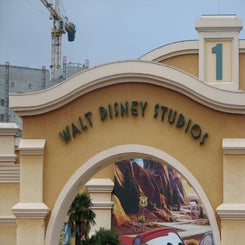 eurodisney-25-standard-2zh7xn.jpg