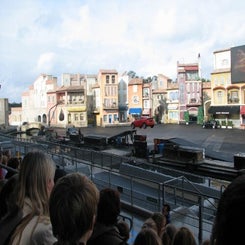 eurodisney-26-standard-pj0w3j.jpg