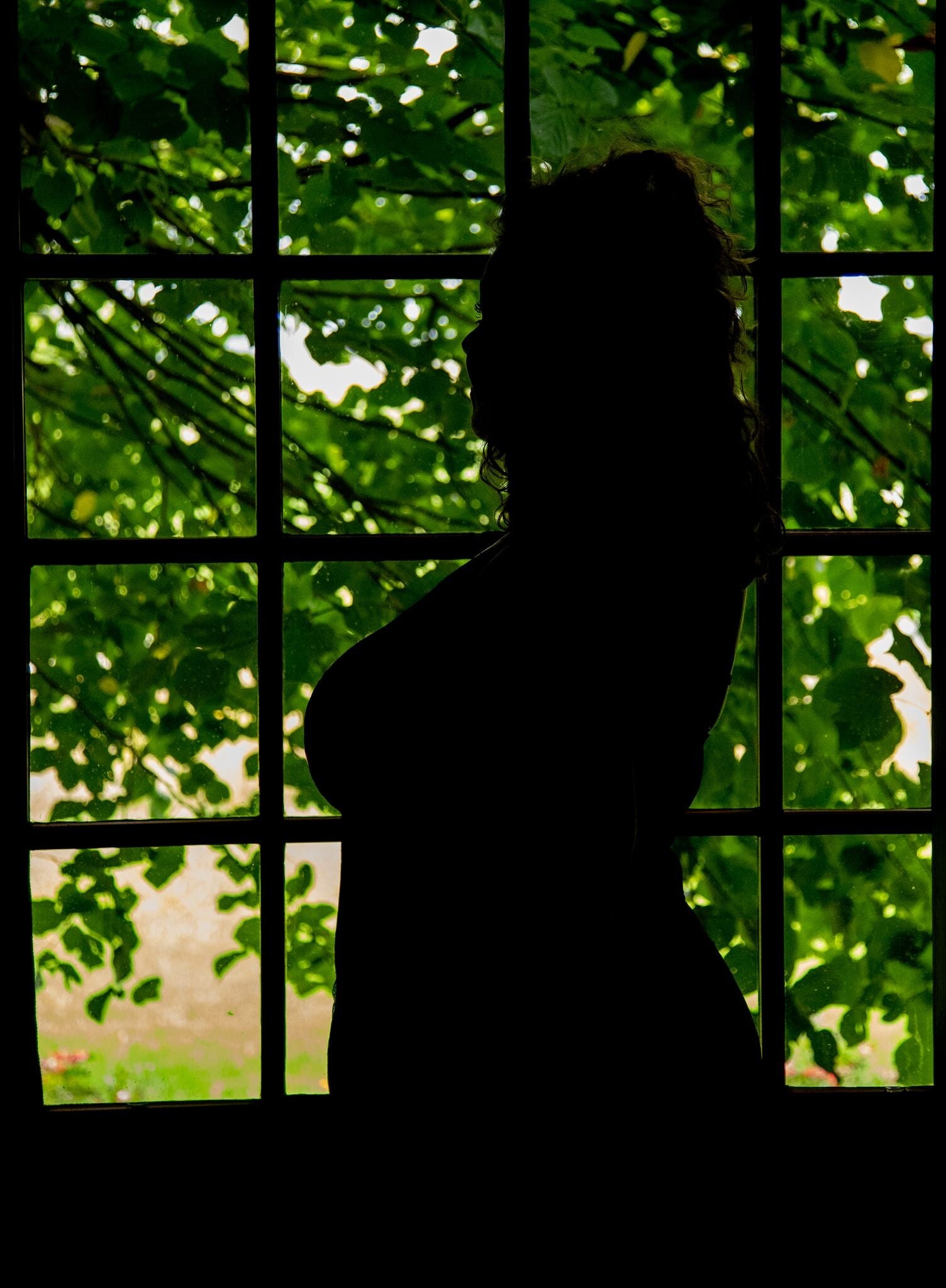 prachtige silhouet foto op de locatie van de boudoirshoot
