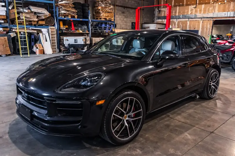 2025-porsche-macan-3-standard.webp
