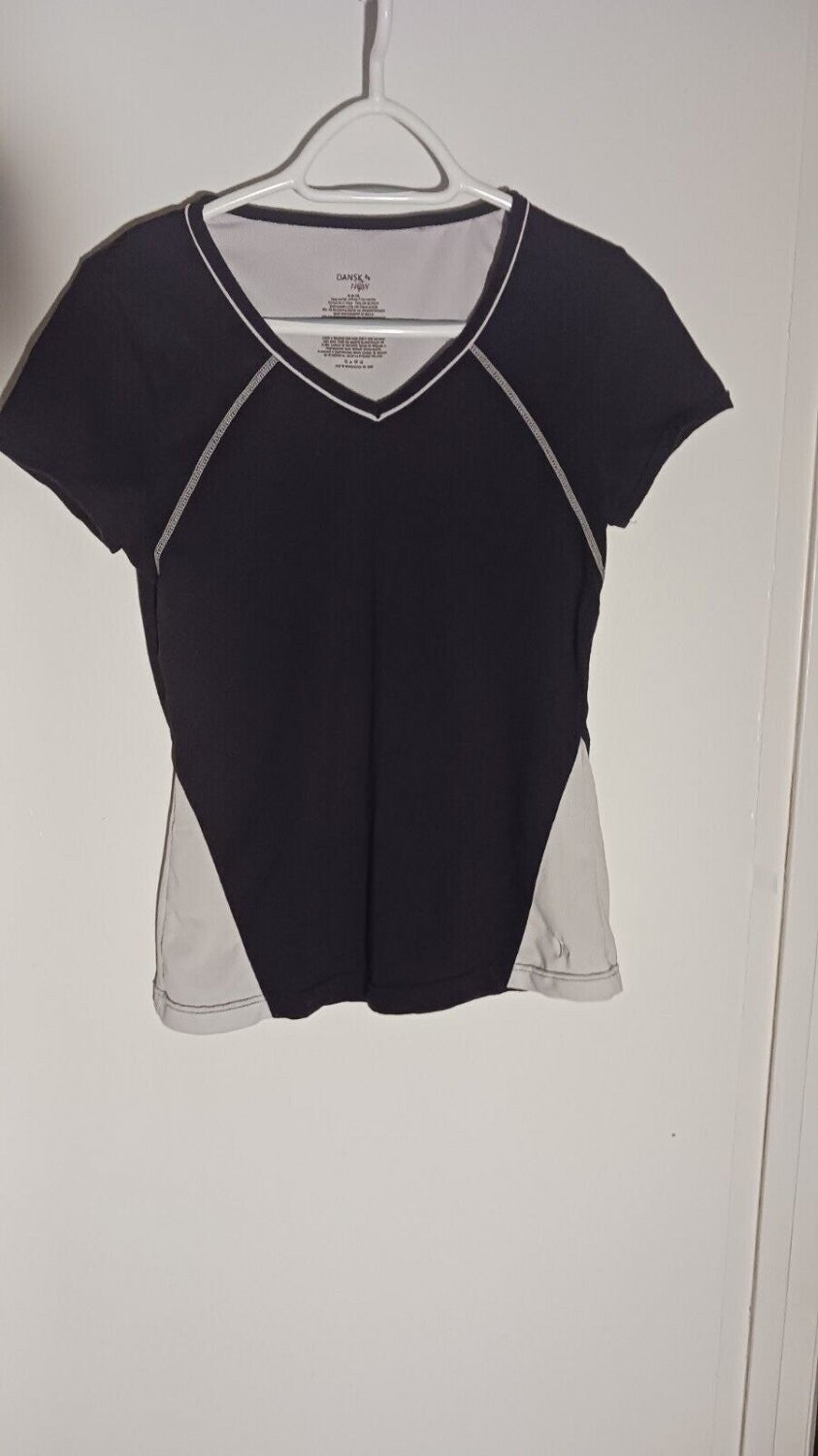Danskin Now Womans Medium Active Sports Workout Exercise Top Blk and White