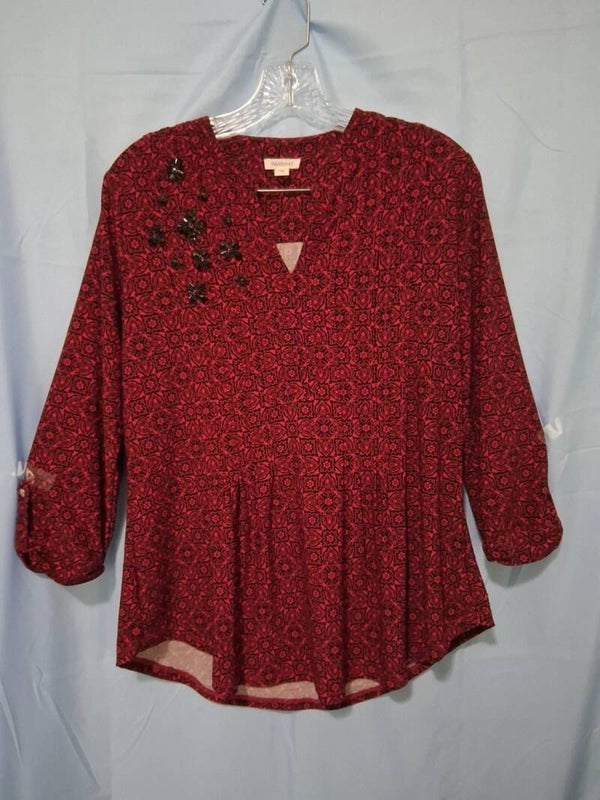 Westport Womans Medium Red and Black Wrinkle-Free Decorated Pullover Blouse