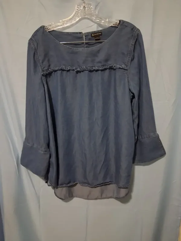 Womans Large Blue Denim Jean Style Pullover Blouse