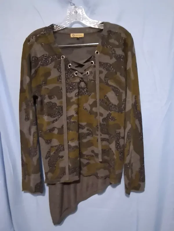 Womans Large Camo Print Sparkle Long Sleeve High-Low Blouse Tie Front Top