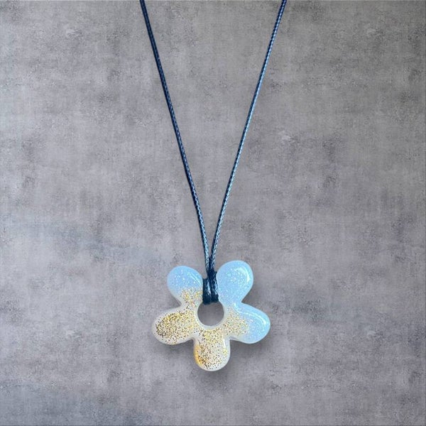 Collier ÉLIA – Fleur en résine