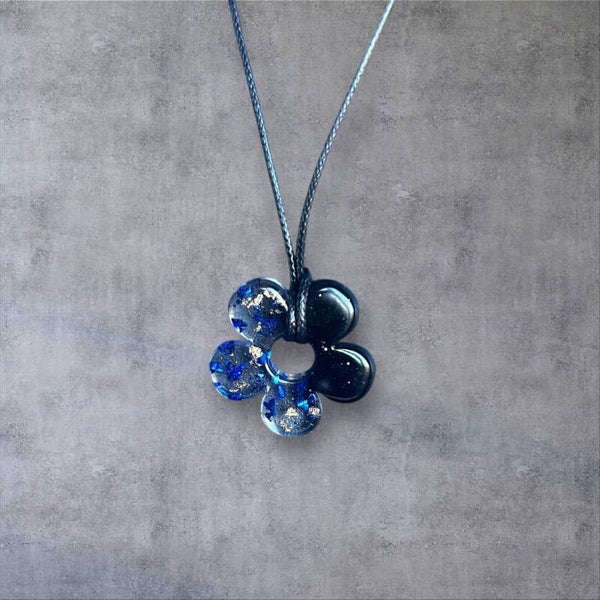 Collier IRIS – Fleur en résine