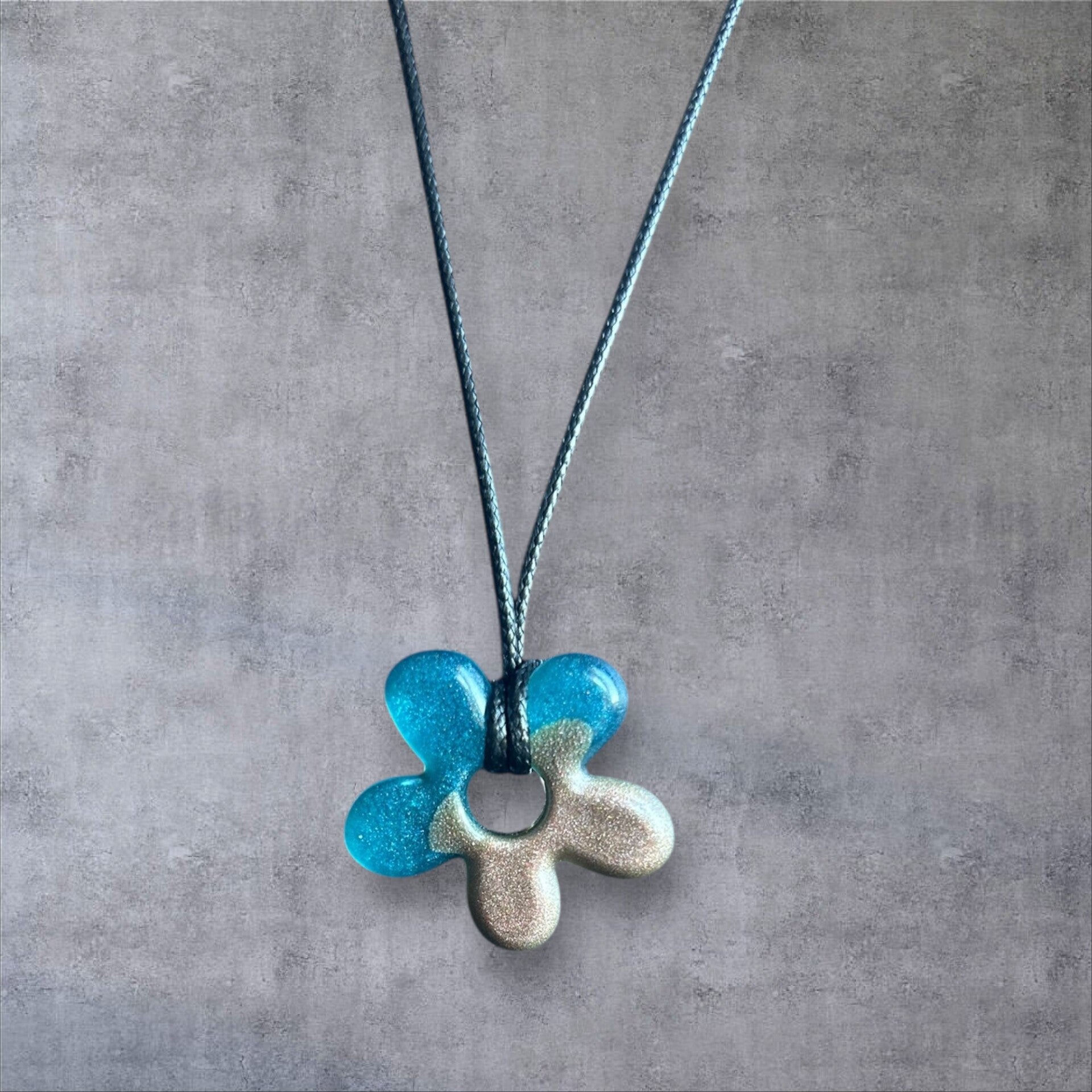 Collier ÉLIA – Fleur en résine