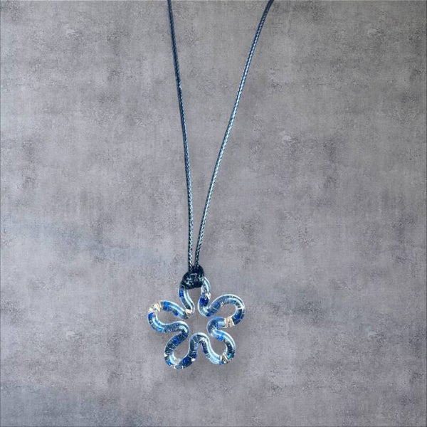Collier LYRA – Fleur en résine