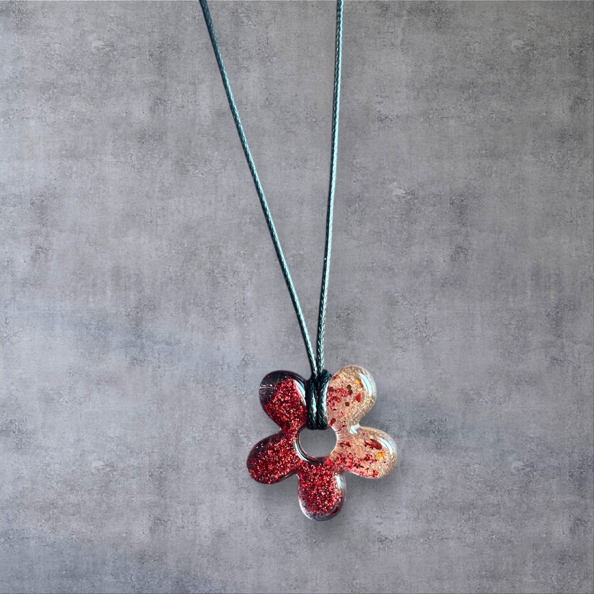 Collier ÉLIA – Fleur en résine