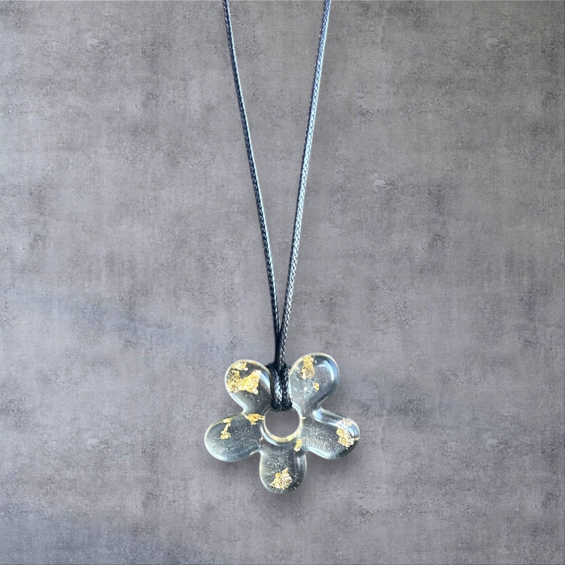 Collier ÉLIA – Fleur en résine