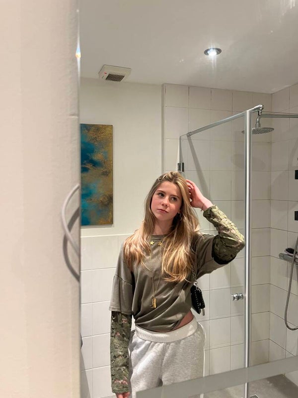 It girl lace shirt ★ khaki