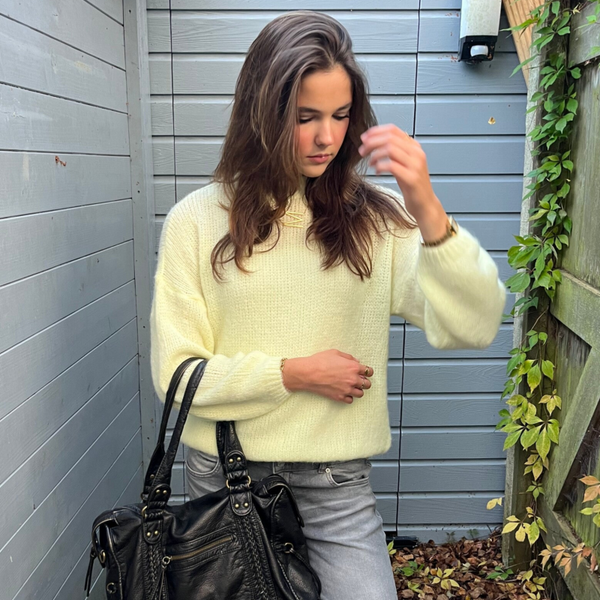 Lou sweater ★ baby yellow