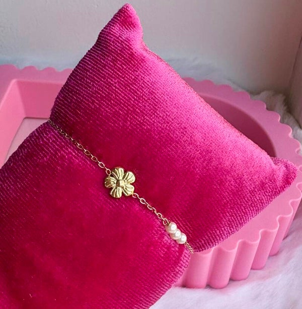 Armband pareltjes en bloem goud
