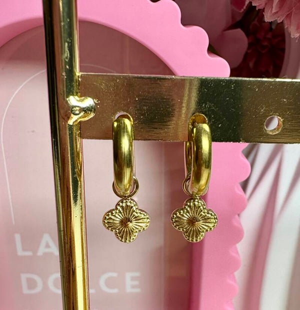 Oorbellen klaver met patroon goud