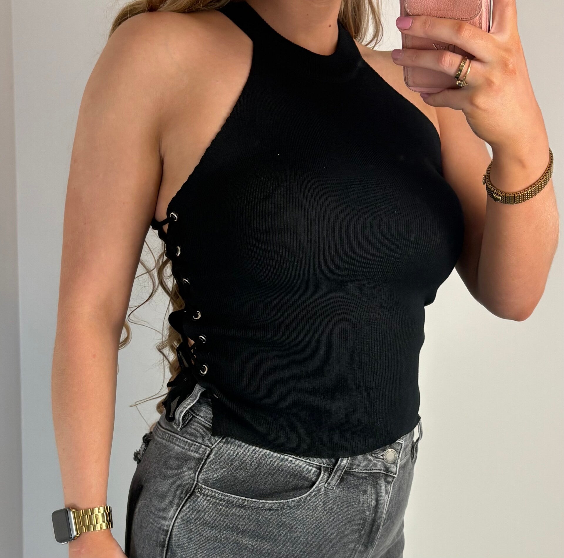 Top isa zwart