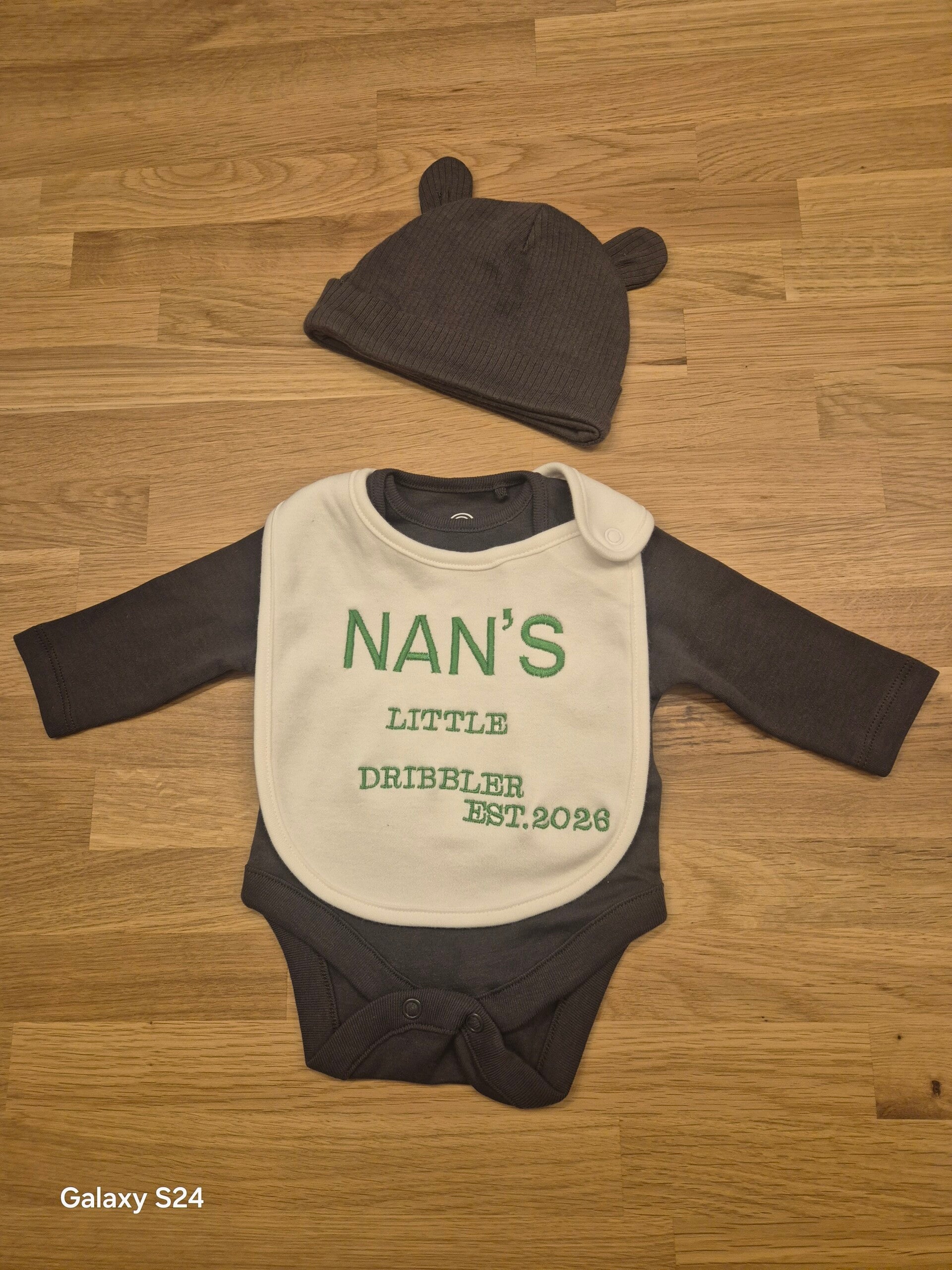 Personalized baby 1st Bib gift