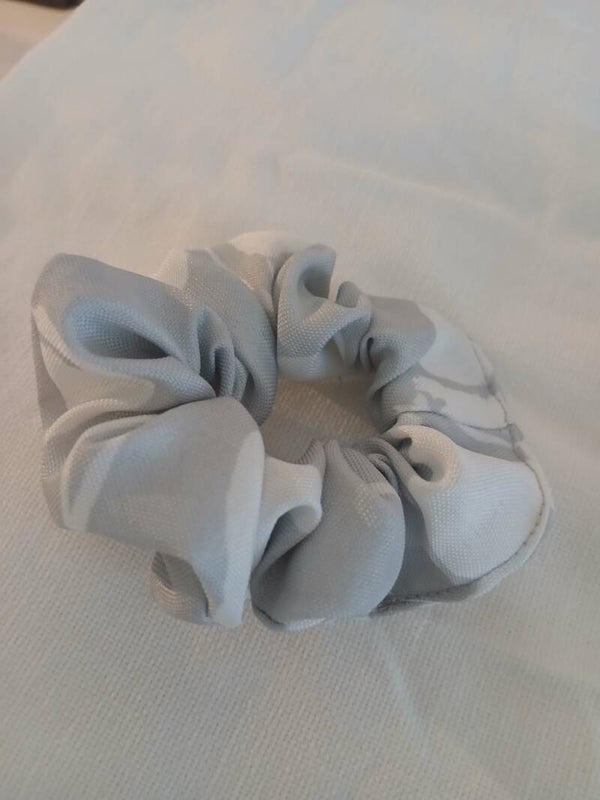 CHOUCHOU ADULTE BLANC ET GRIS