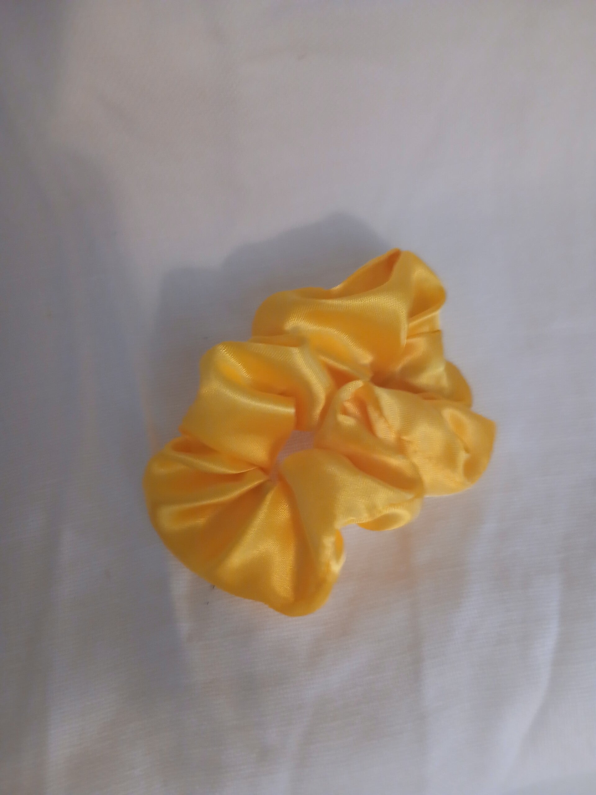 CHOUCHOU ADULTE SATIN JAUNE