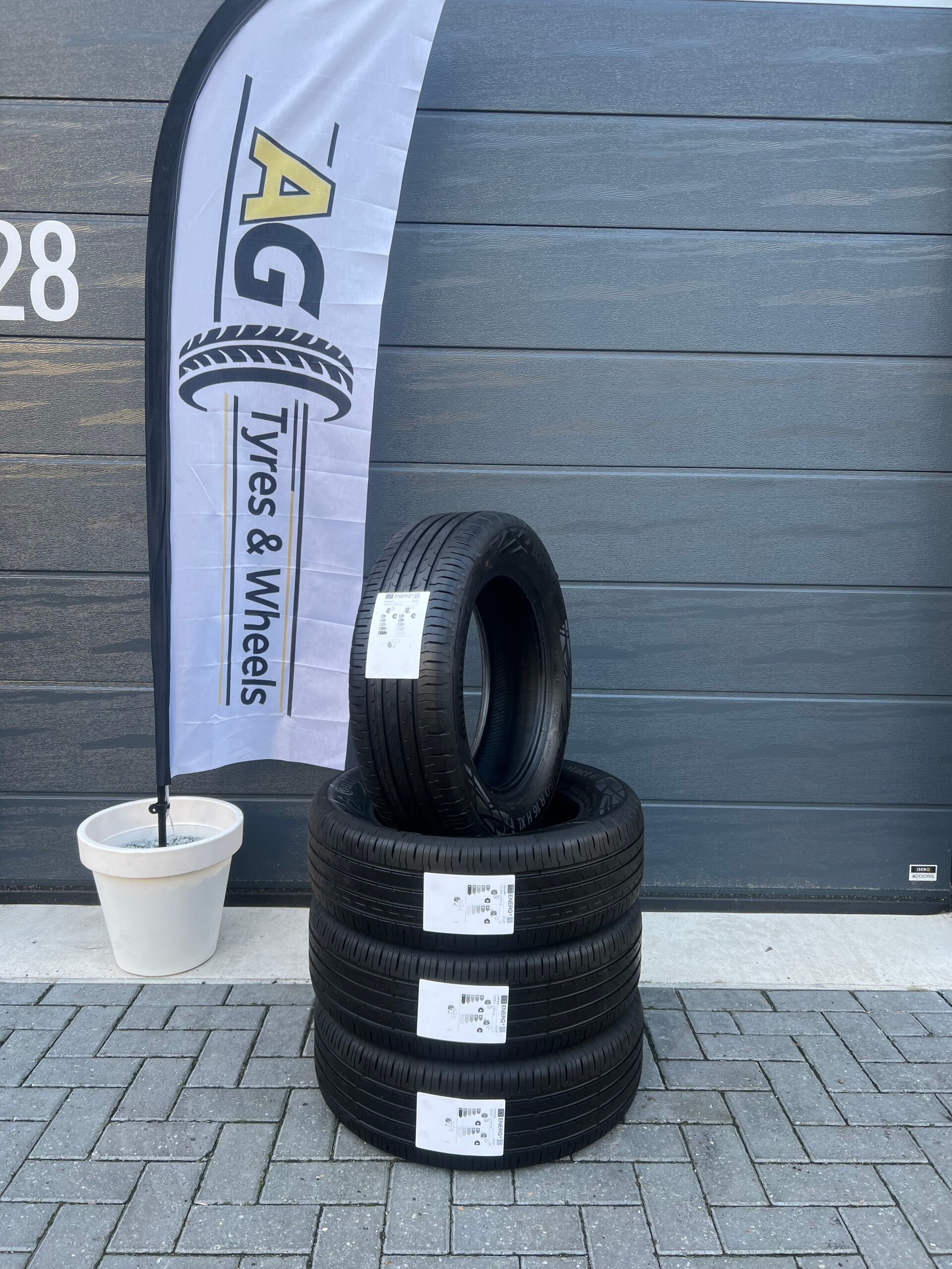4x 205/60R16 96H XL Continental EcoContact 6