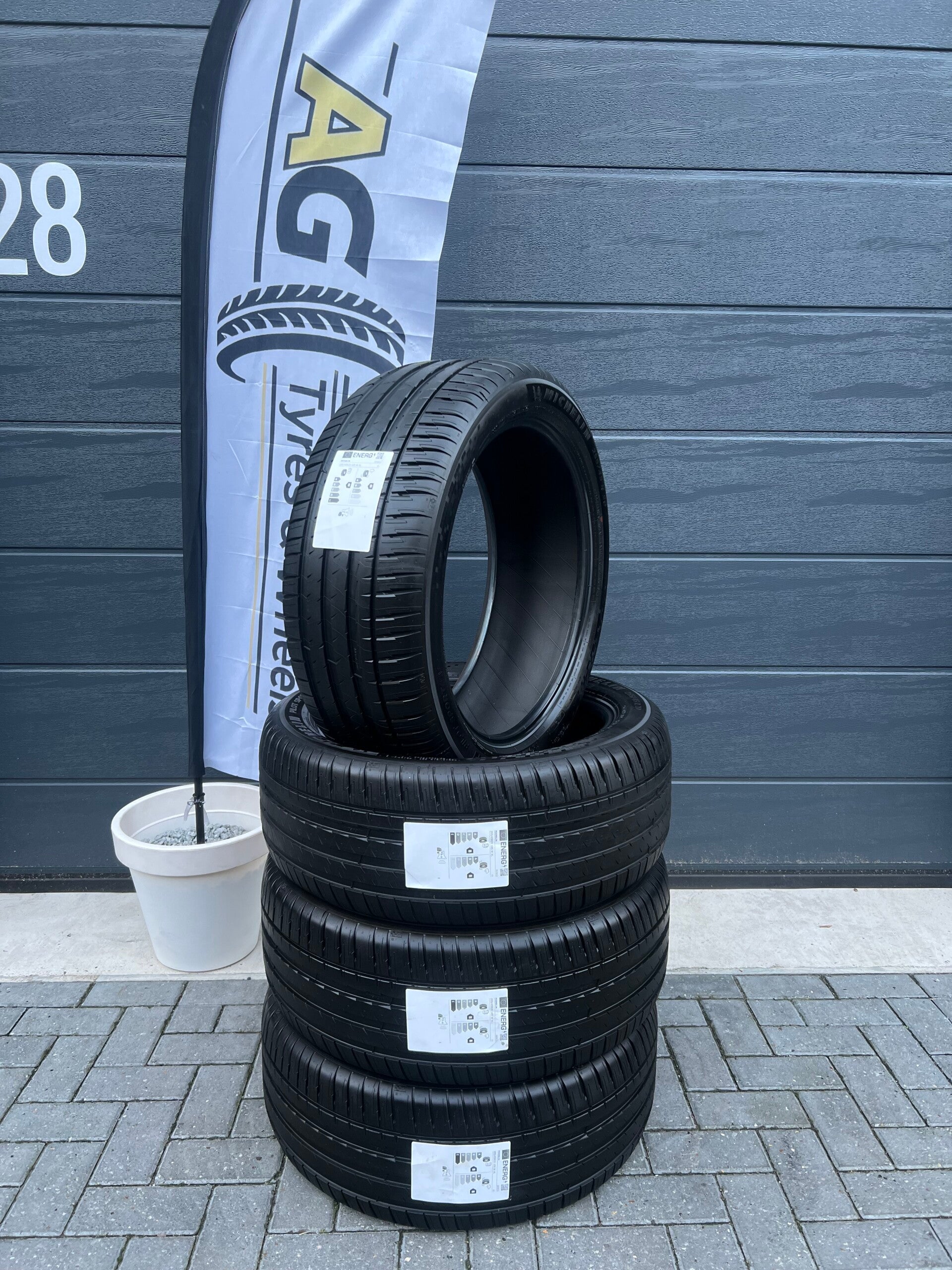4x 255/45R20 105W XL Michelin Pilot Sport EV