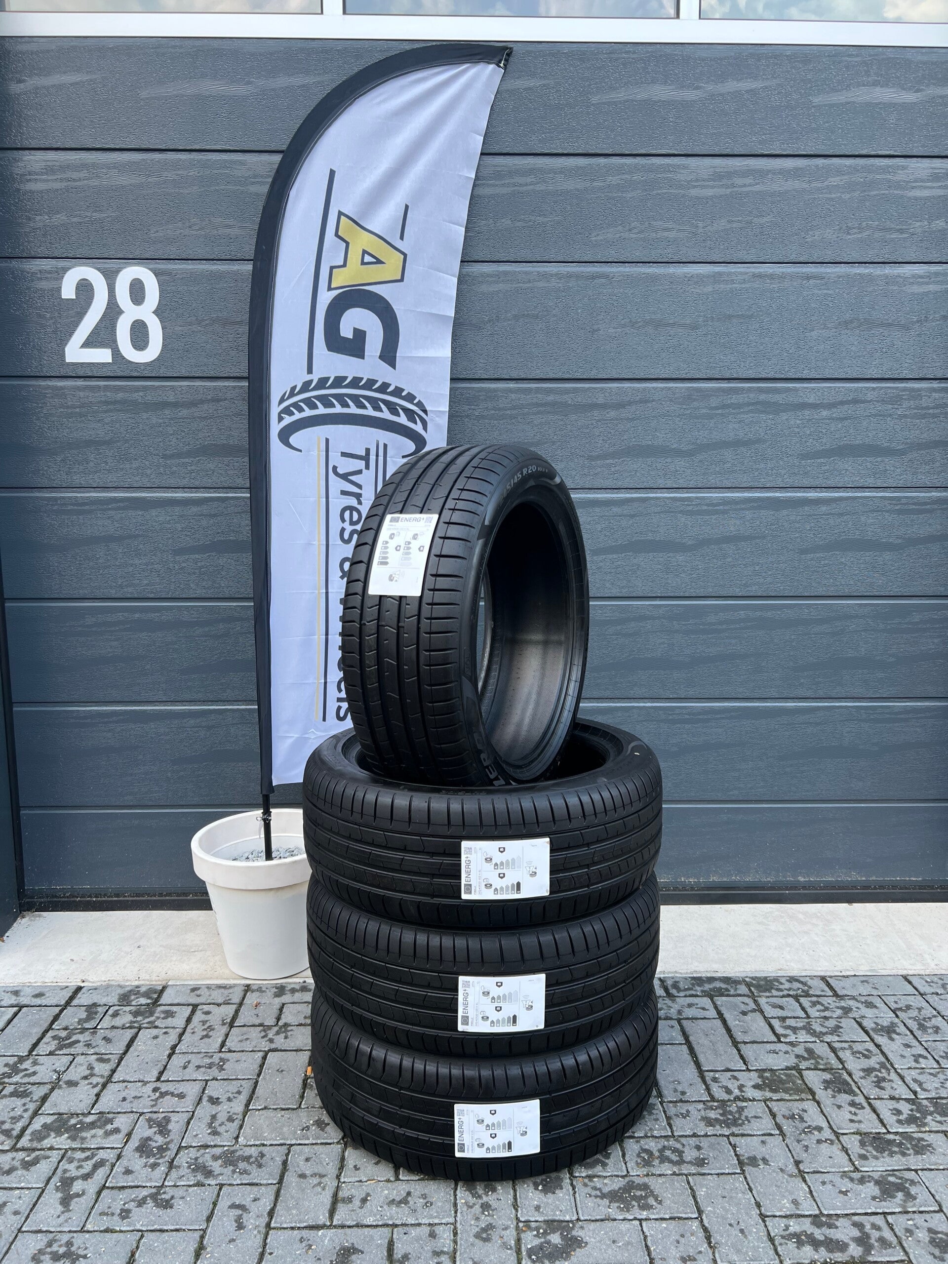 4x 245/45R20 103V XL Pirelli P Zero