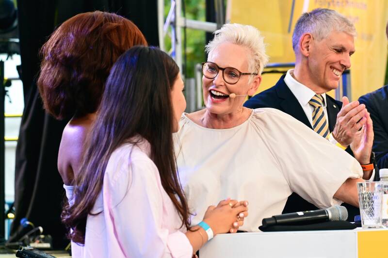 Bärbel Schäfer als Moderatorin Opernplatz Frankfurt