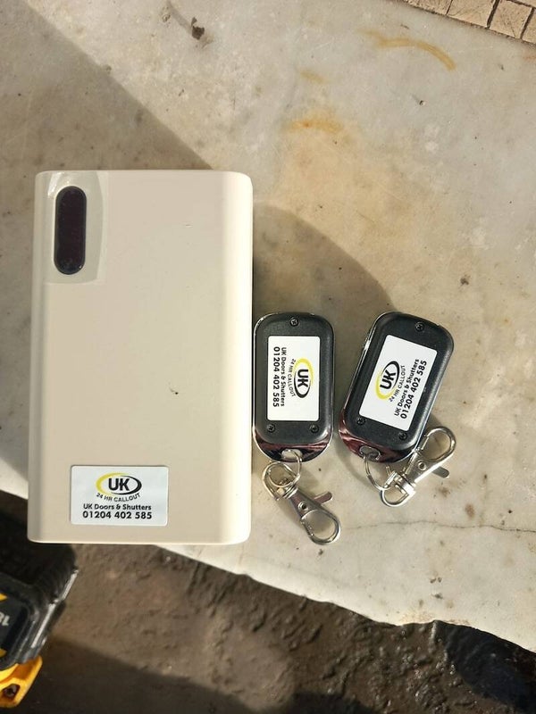 Roller Shutter, Garage Door Remote Unit Kit (FREE INSTALLATION INCLUDED)