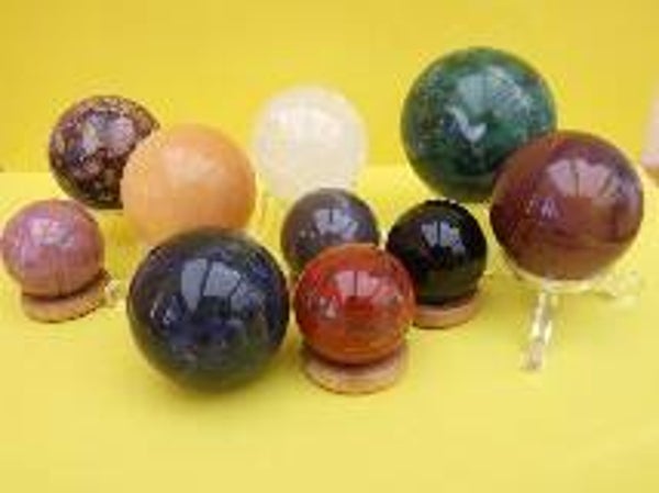 Bollen van diverse diameter en diverse mineralen
