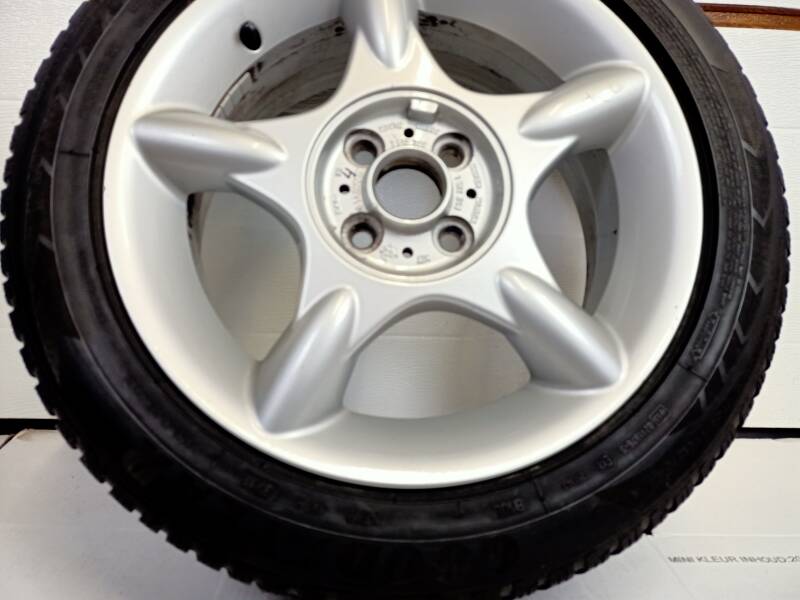 Mini Cooper s licht metalen wielenet winterbanden Zwolle 