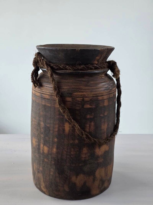 Himachal pot met touw