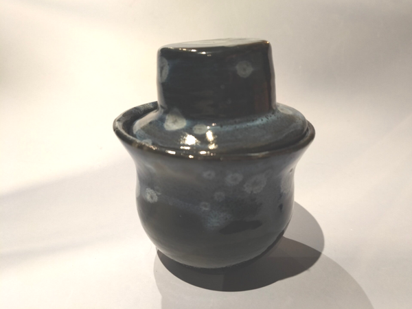 Pot avec couvercle (pour épices par exemple)