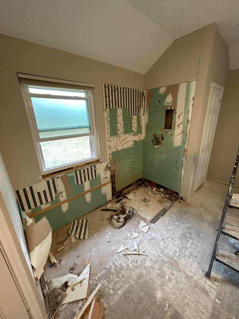 san-antonio-bathroom-remodel-before-standard.jpg