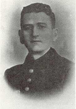 Un peu d'Histoire locale... Il y a 80 ans, le 21 juillet 1944, Henri Maurin dit "Truiton", membre du réseau de renseignement AJAX et du maquis Aigoual Cévennes, était assassiné par les soldats allemands sous le Rocher de Gache à Valleraugue. On aperçoit t