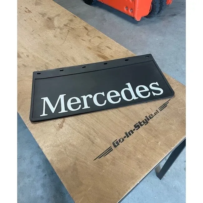 spatlap met opgelegde Mercedes letters 60x30cm (Stuk)