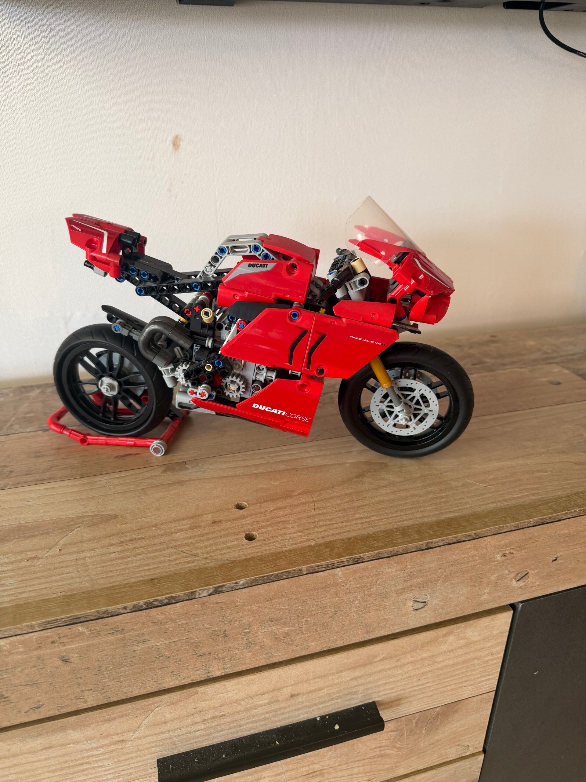 ducati motor lego
