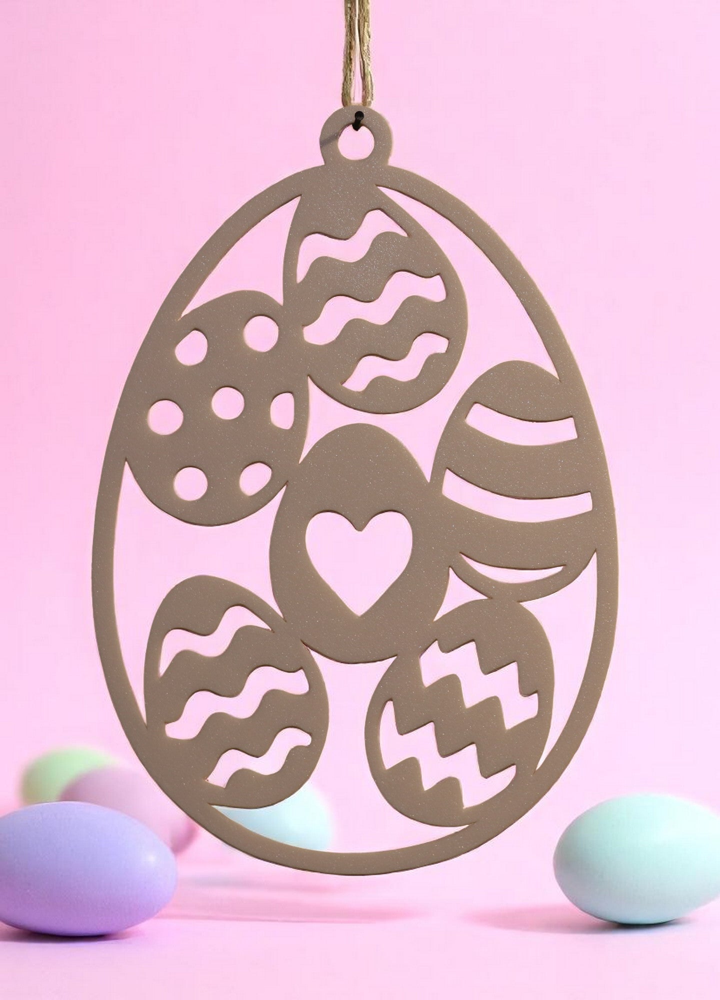 Fensterbild Osterdesign - Großes Ei mit verschiedenen kleinen Eiern