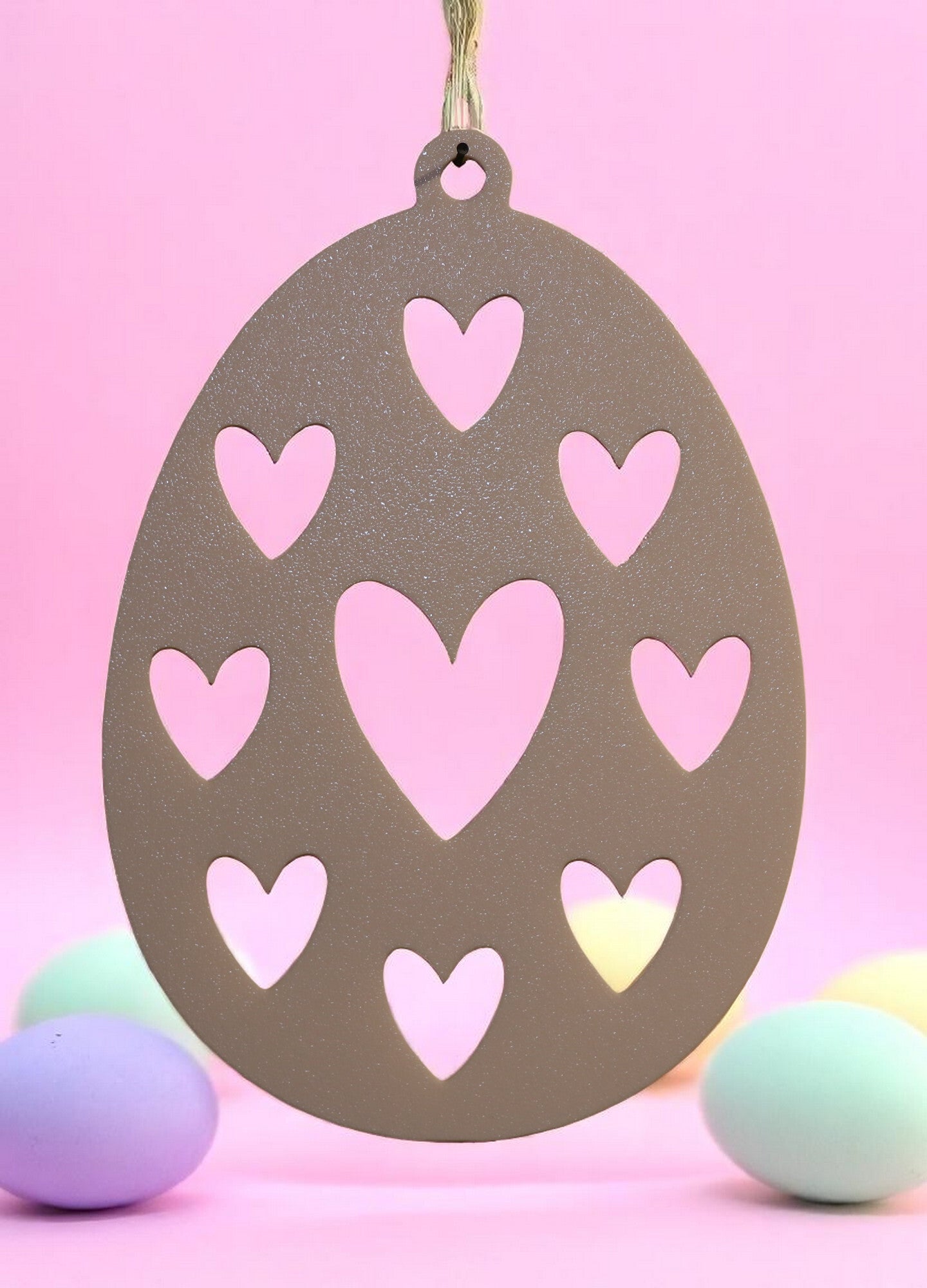 Fensterbild Osterdesign - Großes Ei mit 9 Herzen