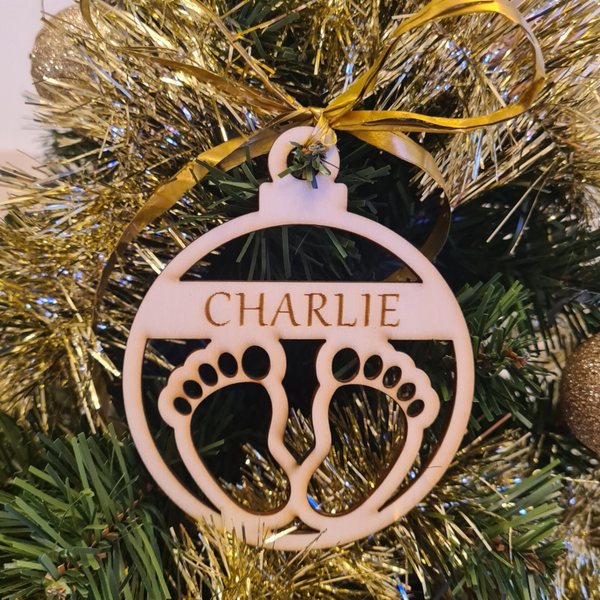 Boule de Noël bébé avec prénom gravé -  3 modèles