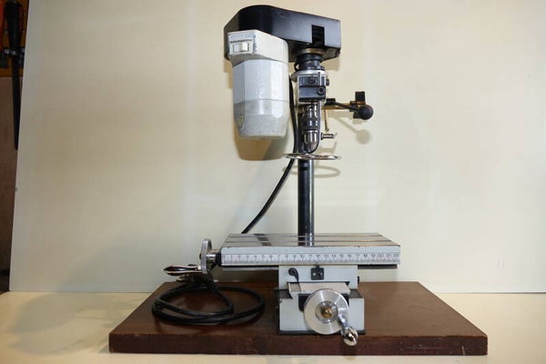 Zeldzame Emco Unimat Kruistafel met freeskolom met motor  Art. 7300