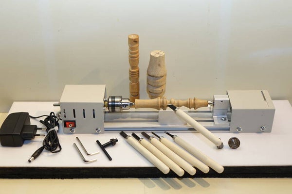 Mini houtdraaibankje in kistje , compleet met beiteltjes  Art. 7321