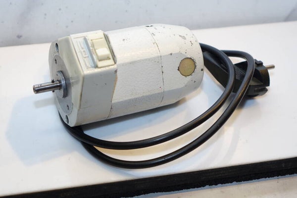 Defecte motor Unimat 3 , geen zichtbare problemen , maar de stop slaat gelijk door.  Art. 7393