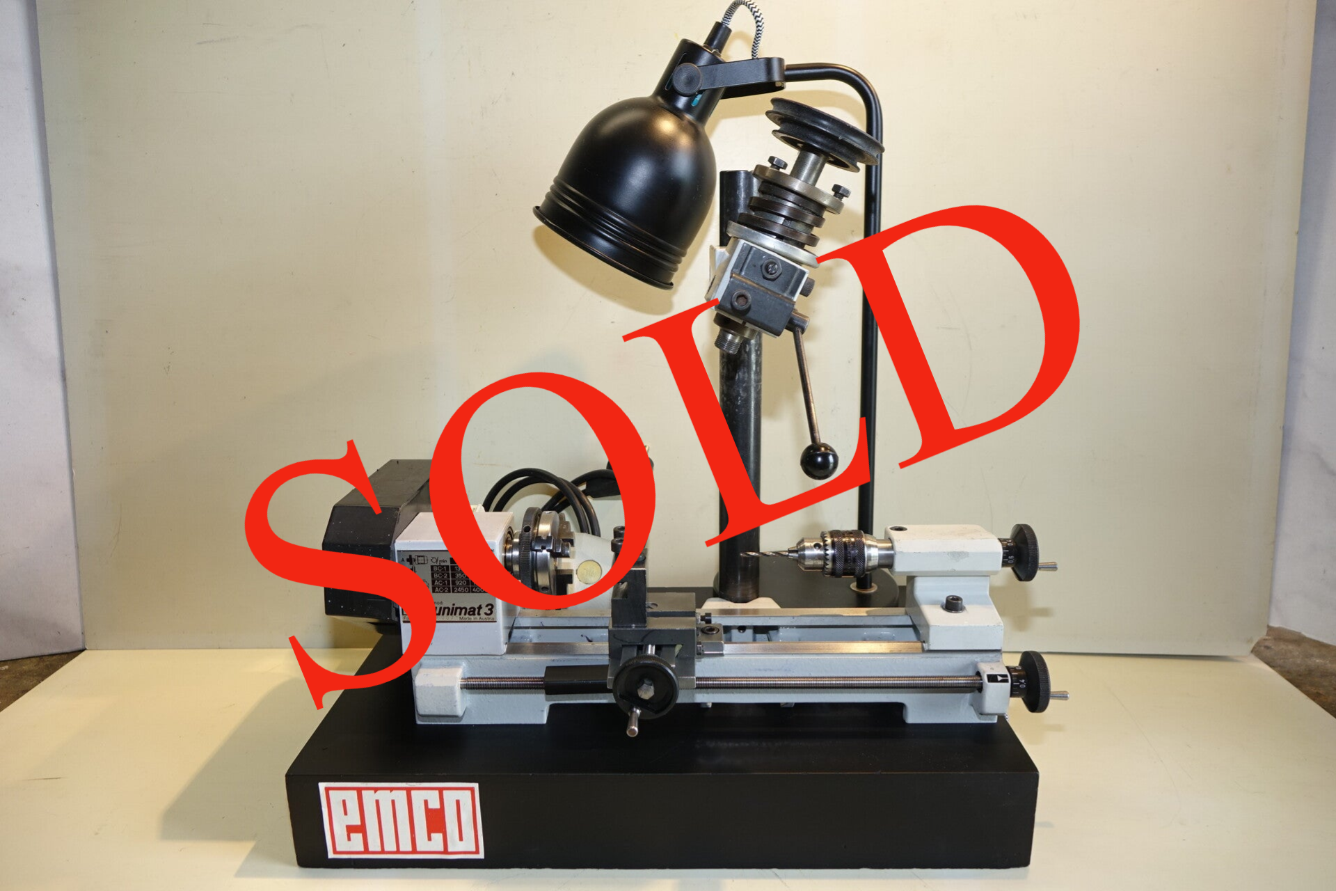 Goed onderhouden Metaal draaibank Emco Unimat 3 met boor.frees kolom en lamp Art. 7045