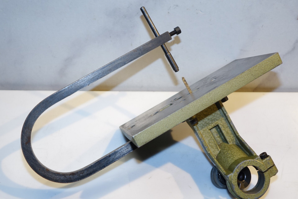 Decoupeer of figuurzaaghulpstuk voor montage op de draaibank  Art. 4759