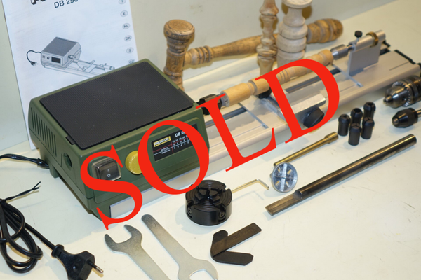 Proxxon houtdraaibankje voor klein werk.  Art . 7080