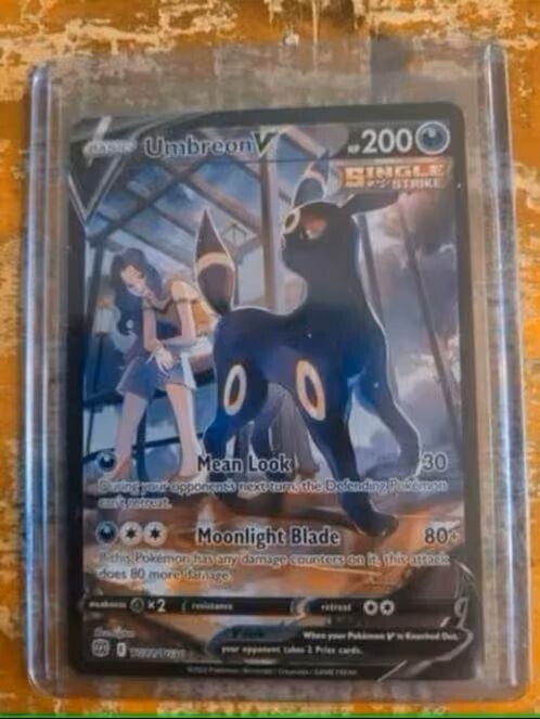 Pokemon BRS TG22 Umbreon V