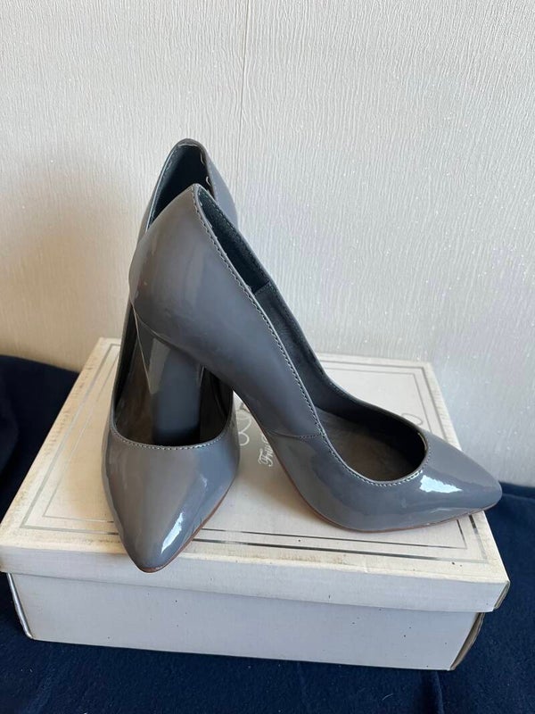 Früs pumps
