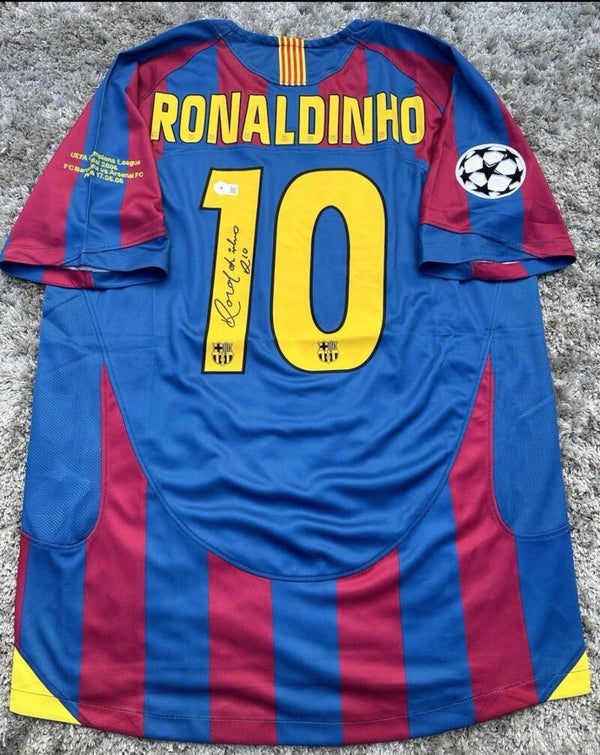 Ronaldinho signed Barcelona jersey