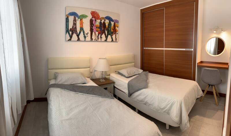 Twin bedroom with two single beds at Casa Havn holiday home