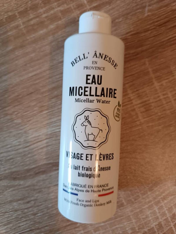 Eau micellaire visage et lèvres au lait d'ânesse